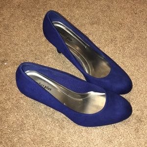 8.5W Blue Suede Comfort Plus Heels